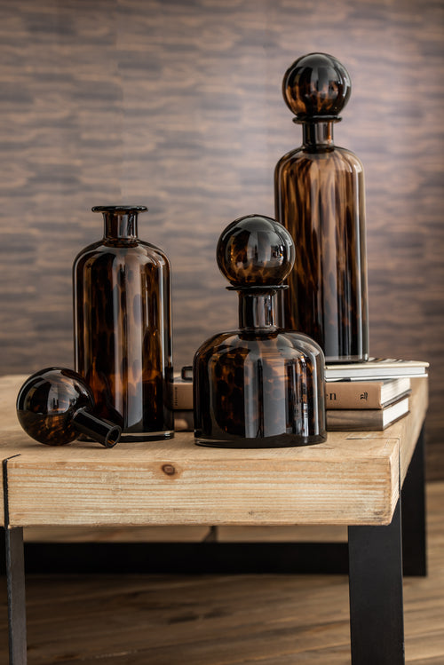 Bouteille décorative en verre, design pour intérieur, objet déco élégant